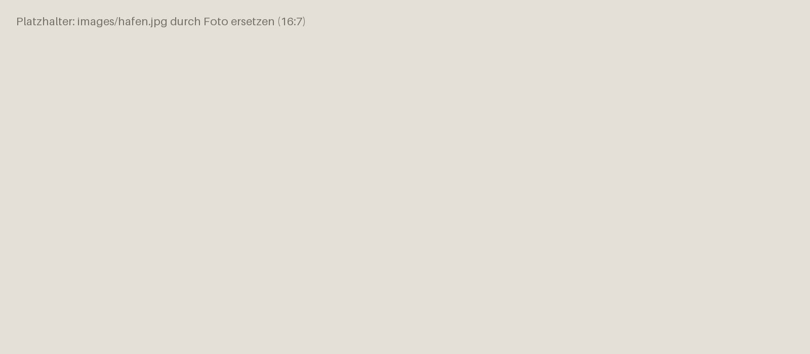 Hafenanlage am frühen Morgen